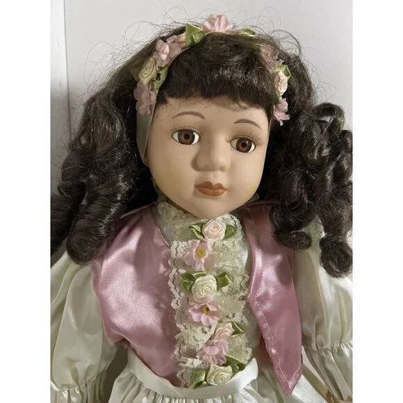 Unmarked Brunette Doss22" Pink And White Satin Dress